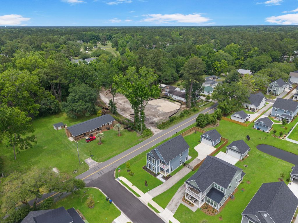 Photo of 101 Gray Pine Lane, Summerville, SC 29483 (MLS # 26013878)