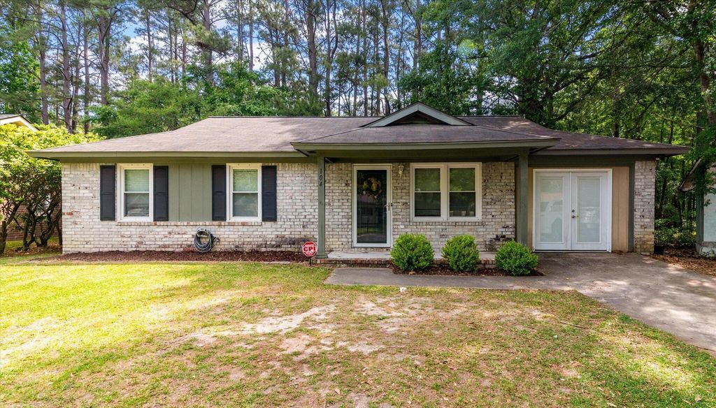 Photo of 104 Duncan Court, Summerville, SC 29486 (MLS # 26011989)