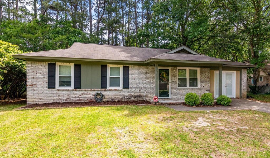 Photo of 104 Duncan Court, Summerville, SC 29486 (MLS # 26011989)