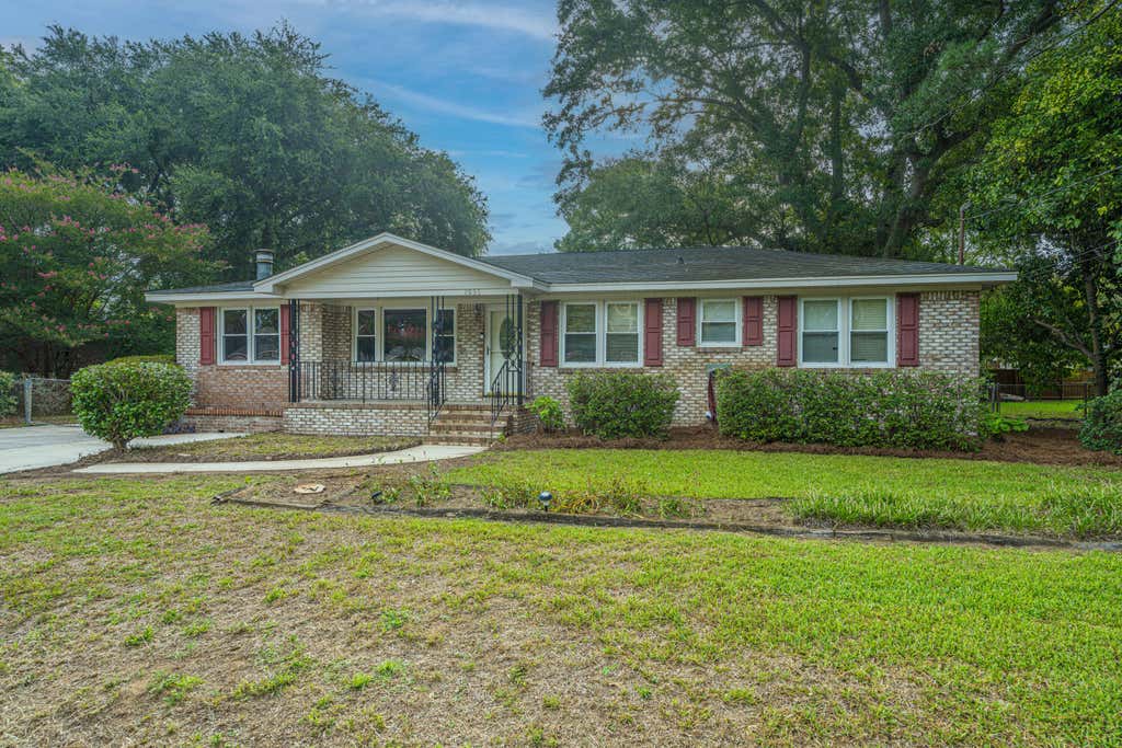 Photo of 1056 Woodside Drive, Charleston, SC 29412 (MLS # 26023997)