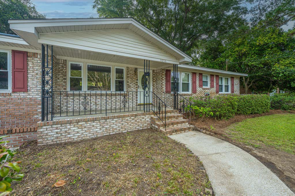 Photo of 1056 Woodside Drive, Charleston, SC 29412 (MLS # 26023997)
