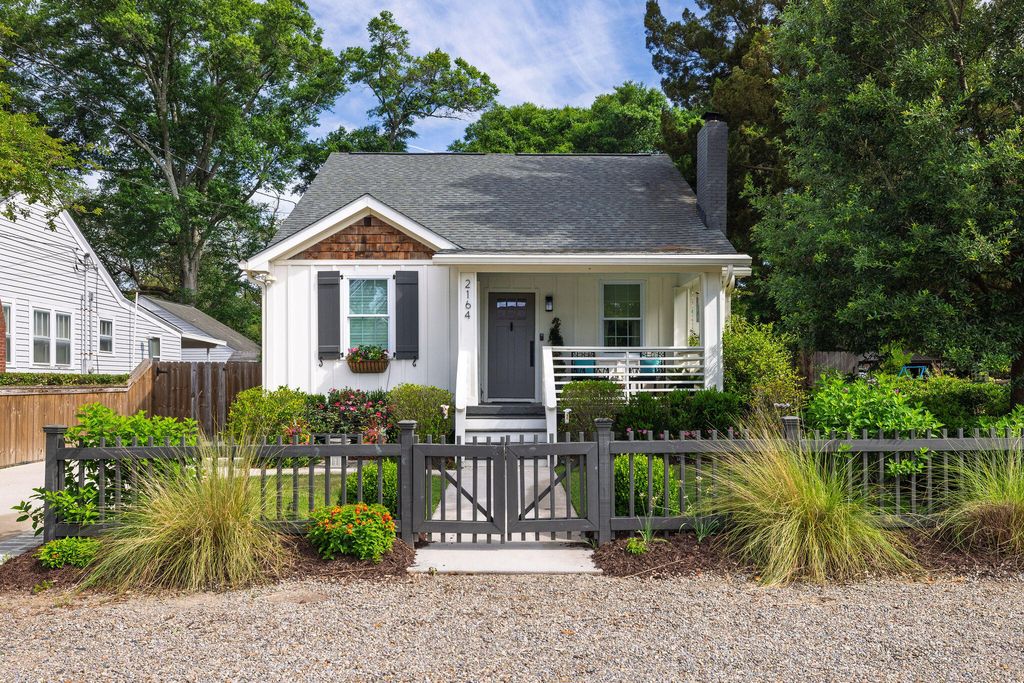 Photo of 2164 Edisto Avenue, Charleston, SC 29412 (MLS # 26014107)