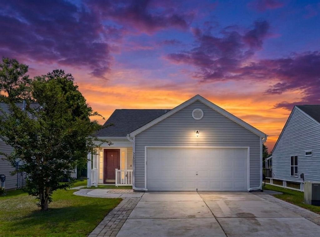 Photo of 333 Salkahatchie Street, Summerville, SC 29485 (MLS # 26014910)
