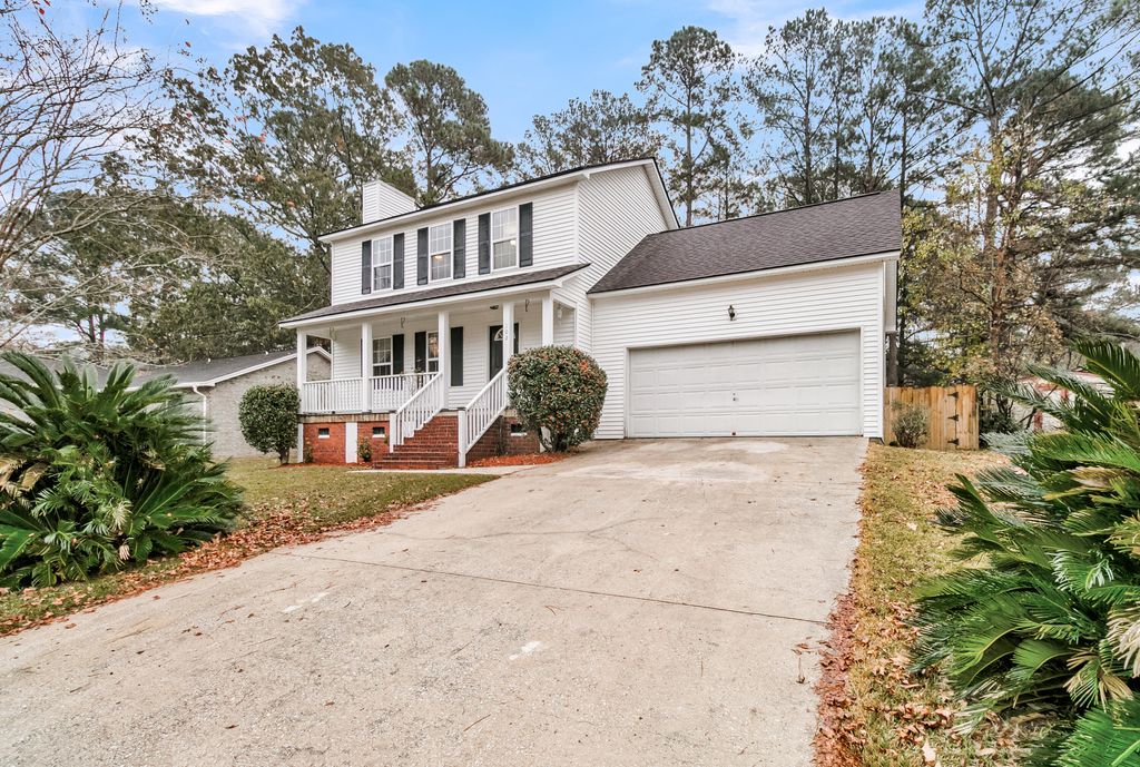 Photo of 102 Outrigger Court, Summerville, SC 29485 (MLS # 25032312)