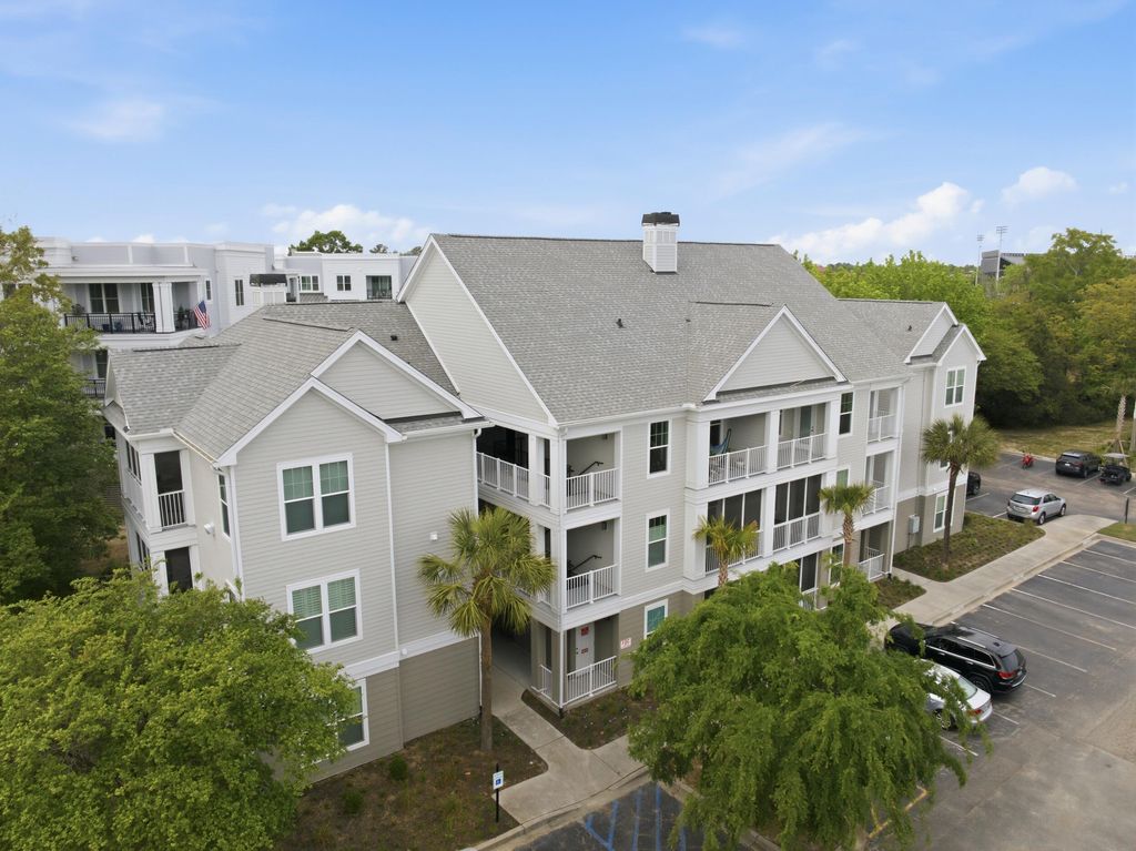 Photo of 130 River Landing Drive #10302, Charleston, SC 29492 (MLS # 26009779)