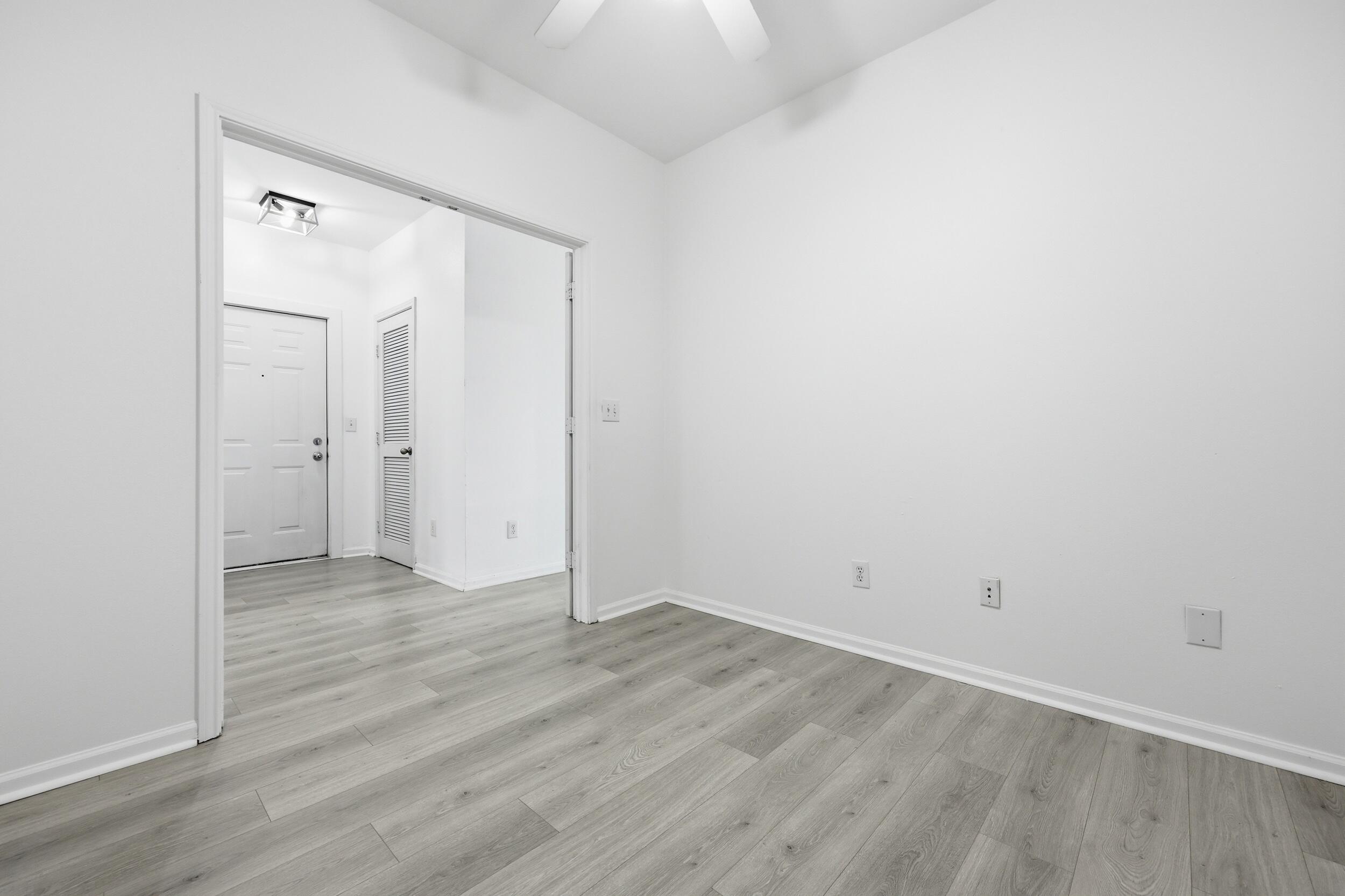 130 River Landing Drive 10302