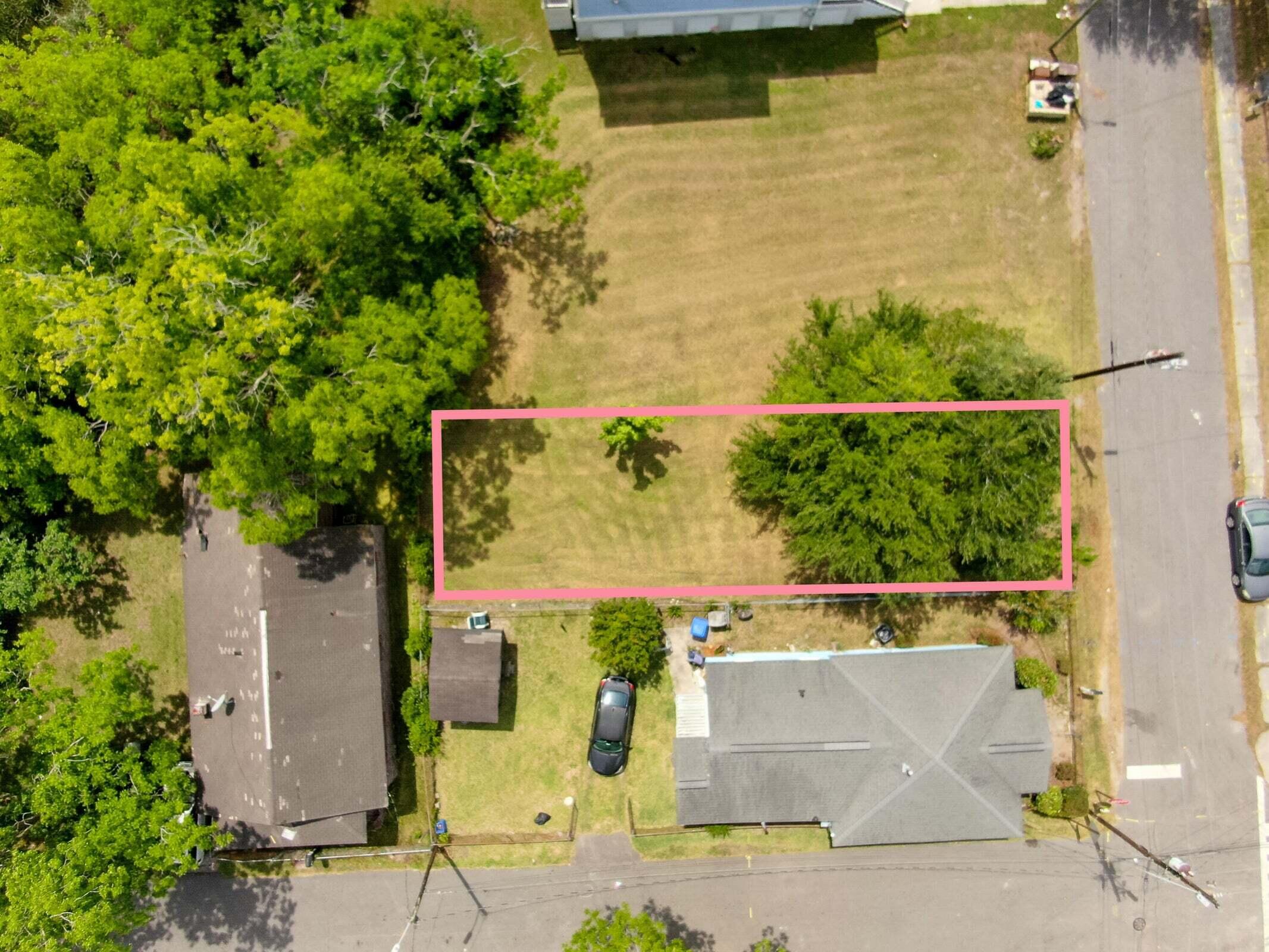 2303 Peonie Avenue