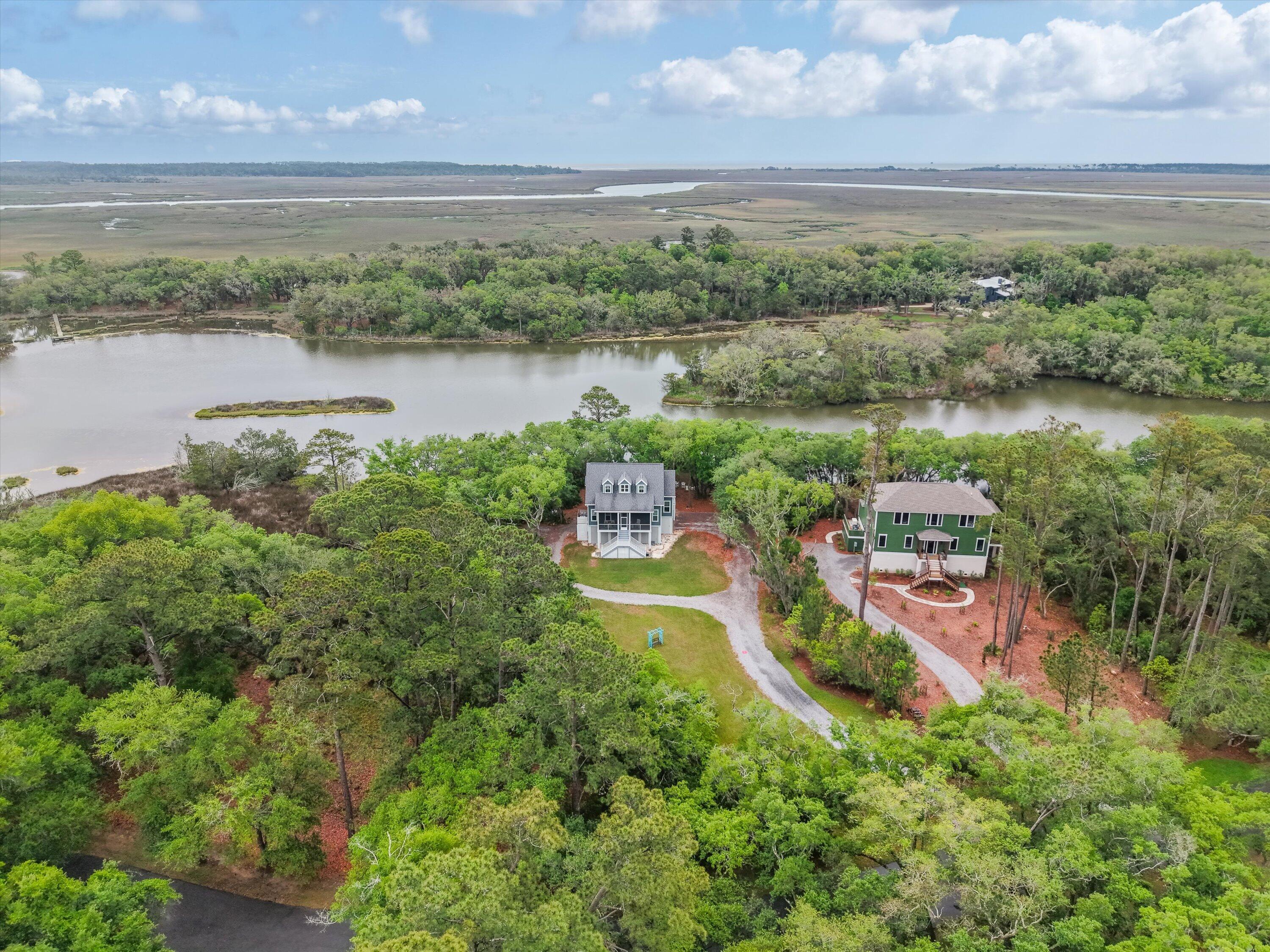 22 E Vista Boulevard