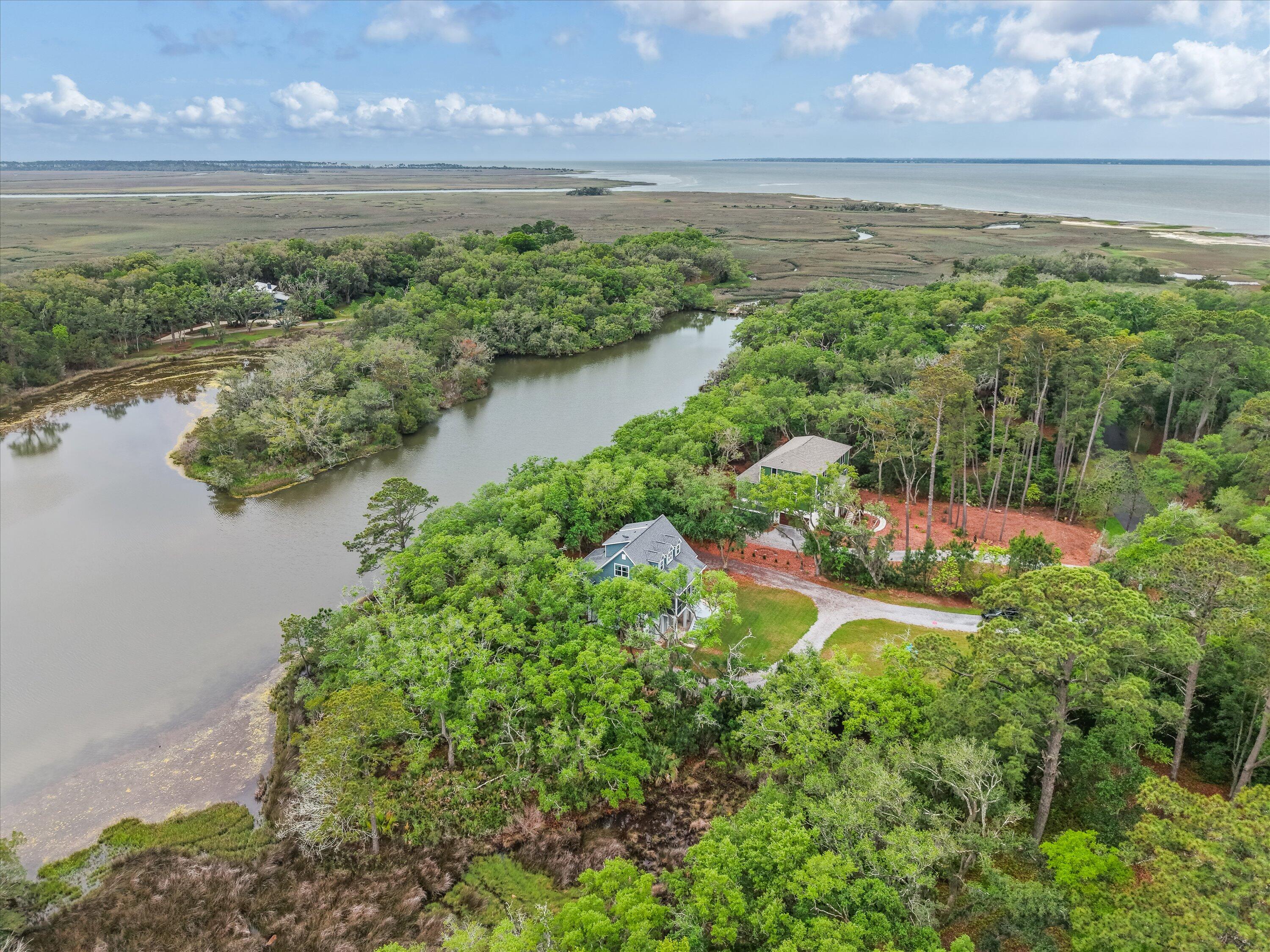 22 E Vista Boulevard