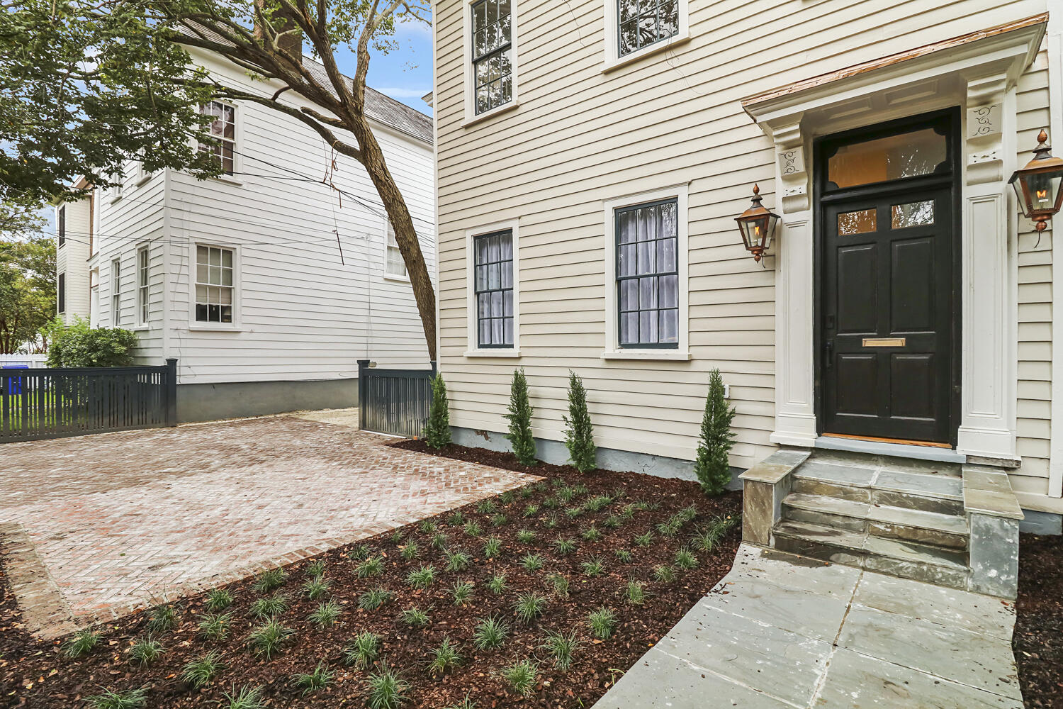 19 Smith Street