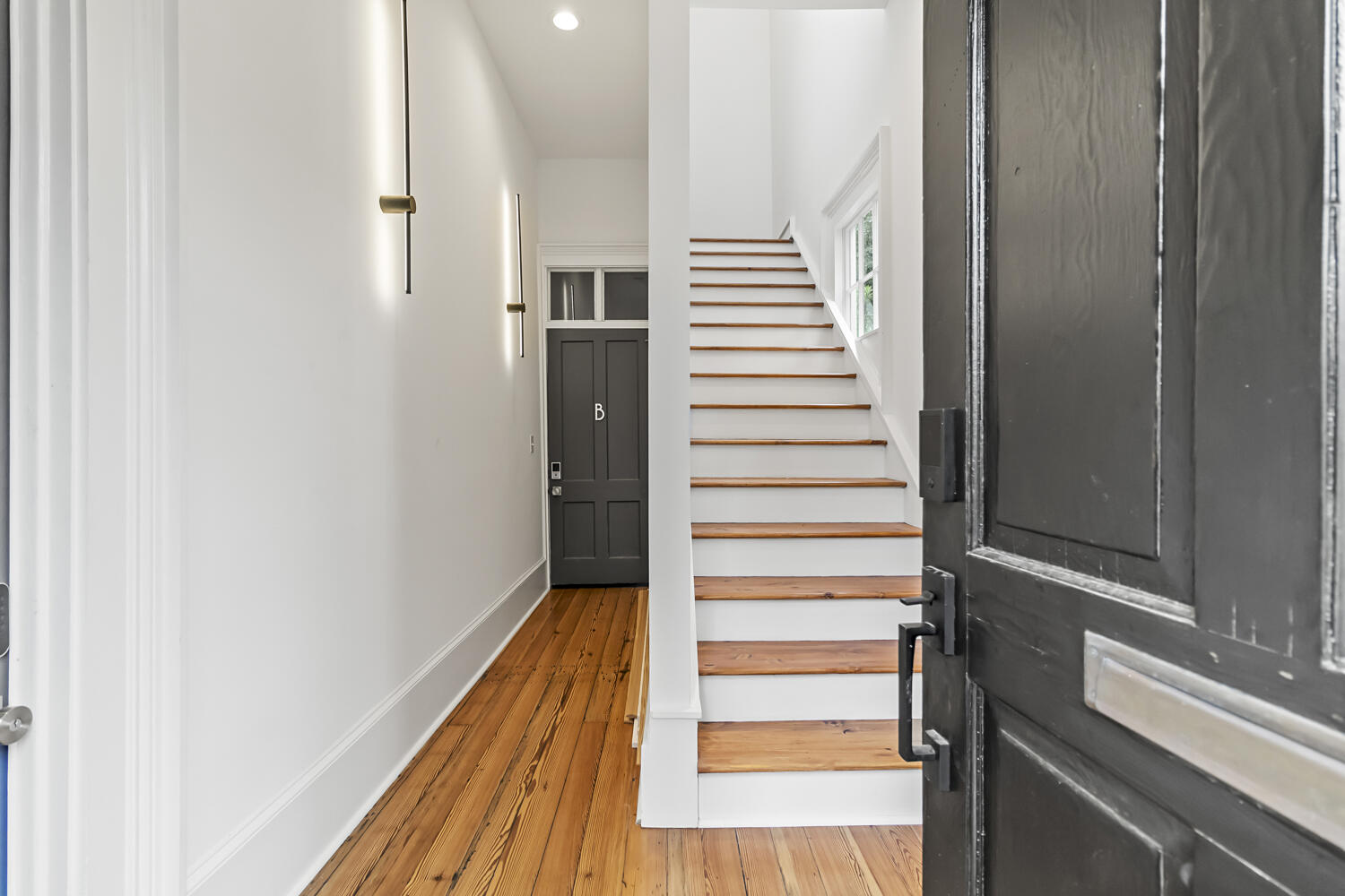 19 Smith Street