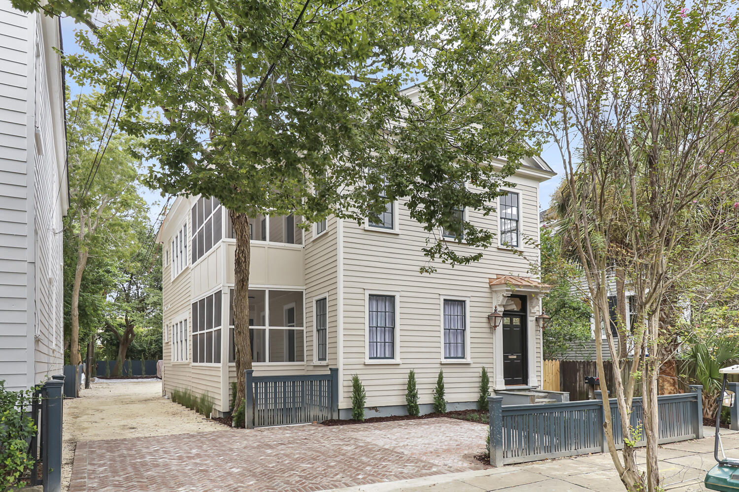 19 Smith Street