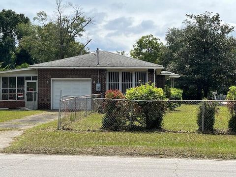 A home in North Charleston