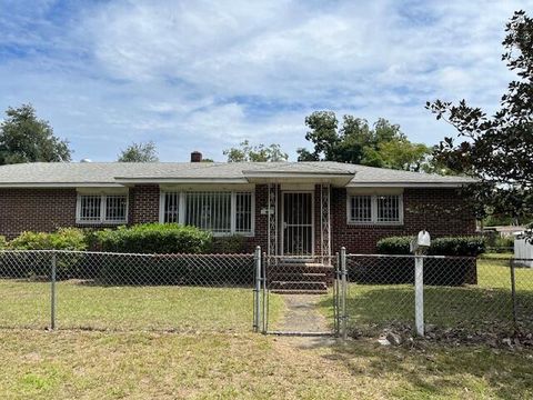 A home in North Charleston