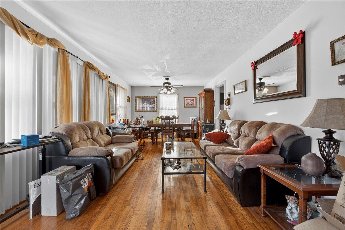 7249 Tanglewood Drive