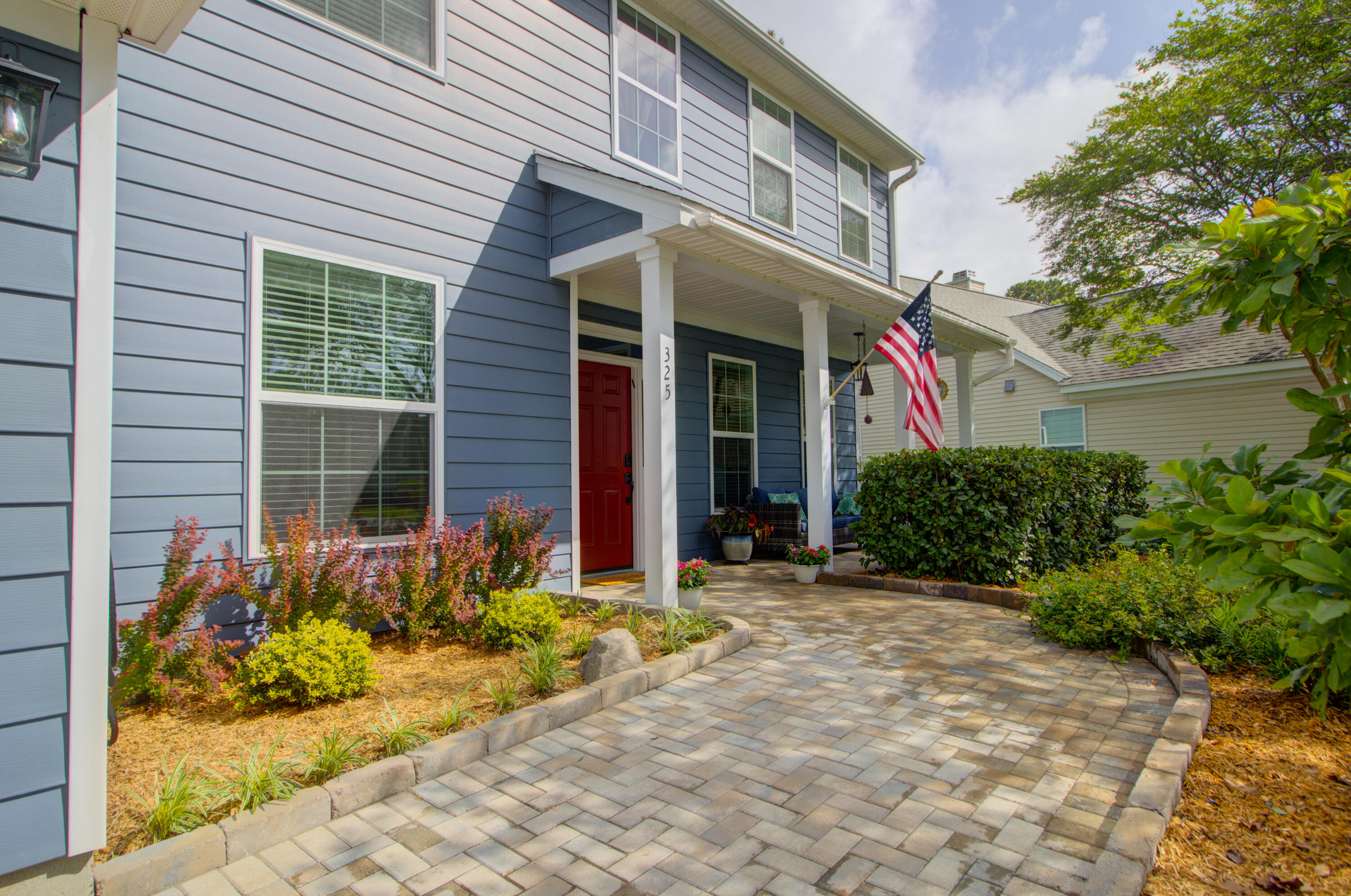 325 Jardinere Walk