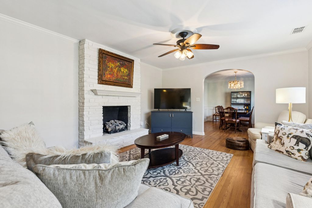 Photo of 4 9th Avenue, Charleston, SC 29403 (MLS # 25032281)