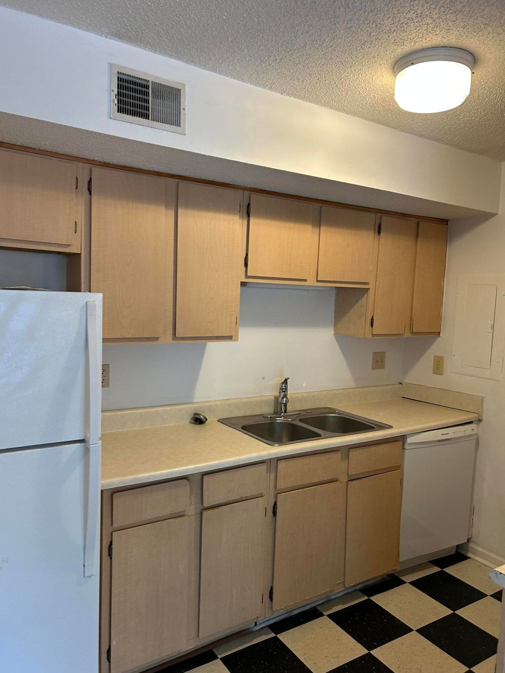 Photo of 2494 Etiwan Avenue #5g, Charleston, SC 29414 (MLS # 25028964)