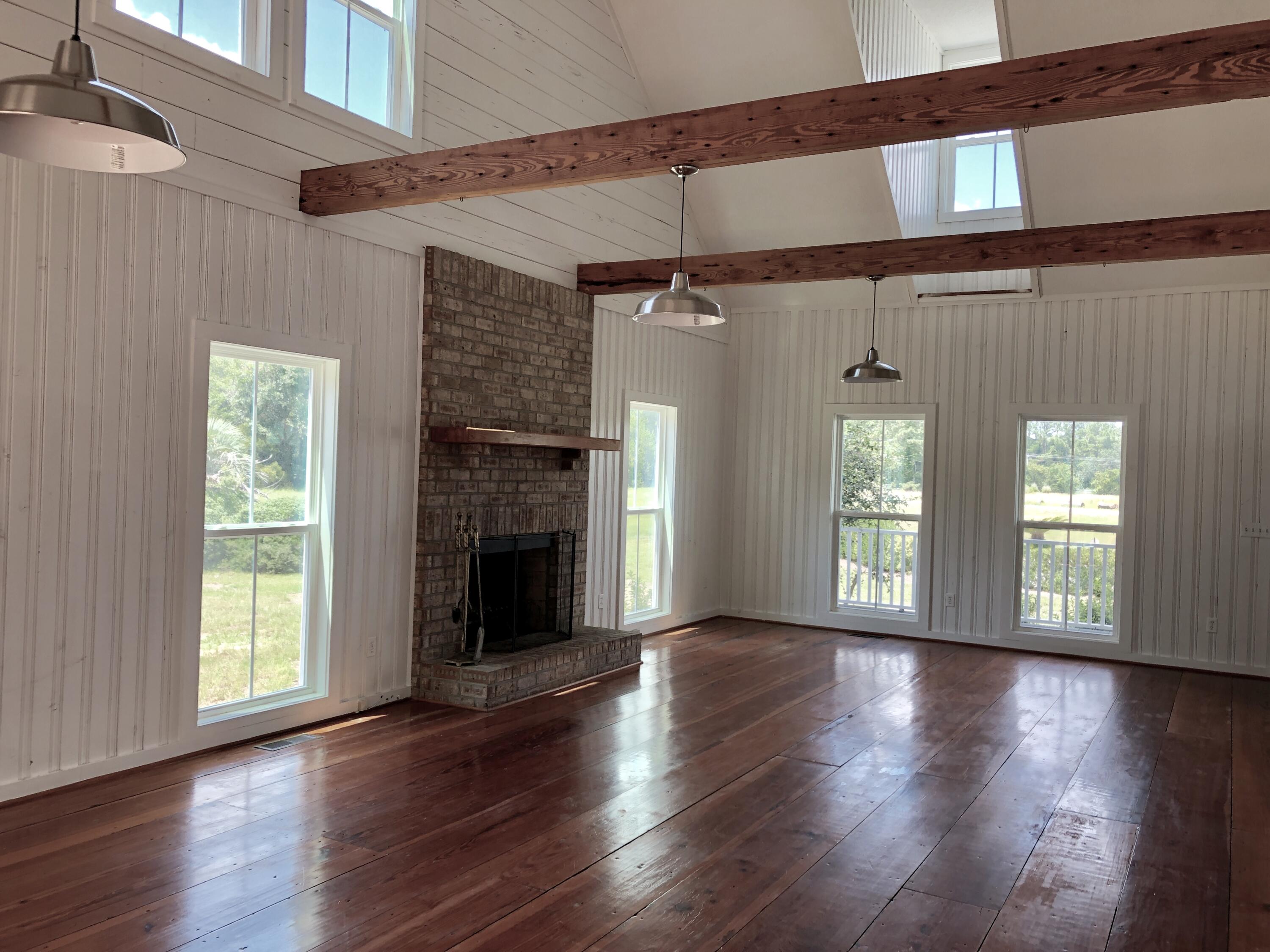 2040 Waxwing Way