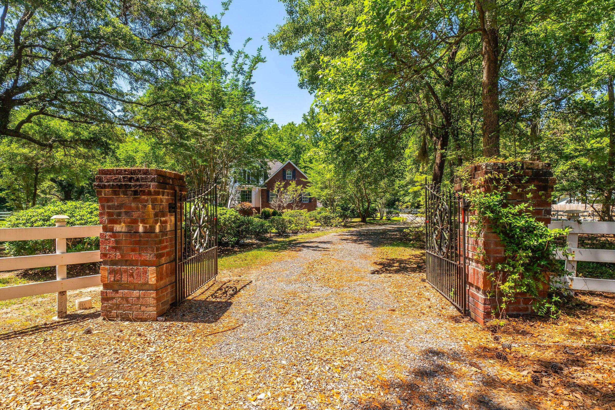 1882 Central Park Road