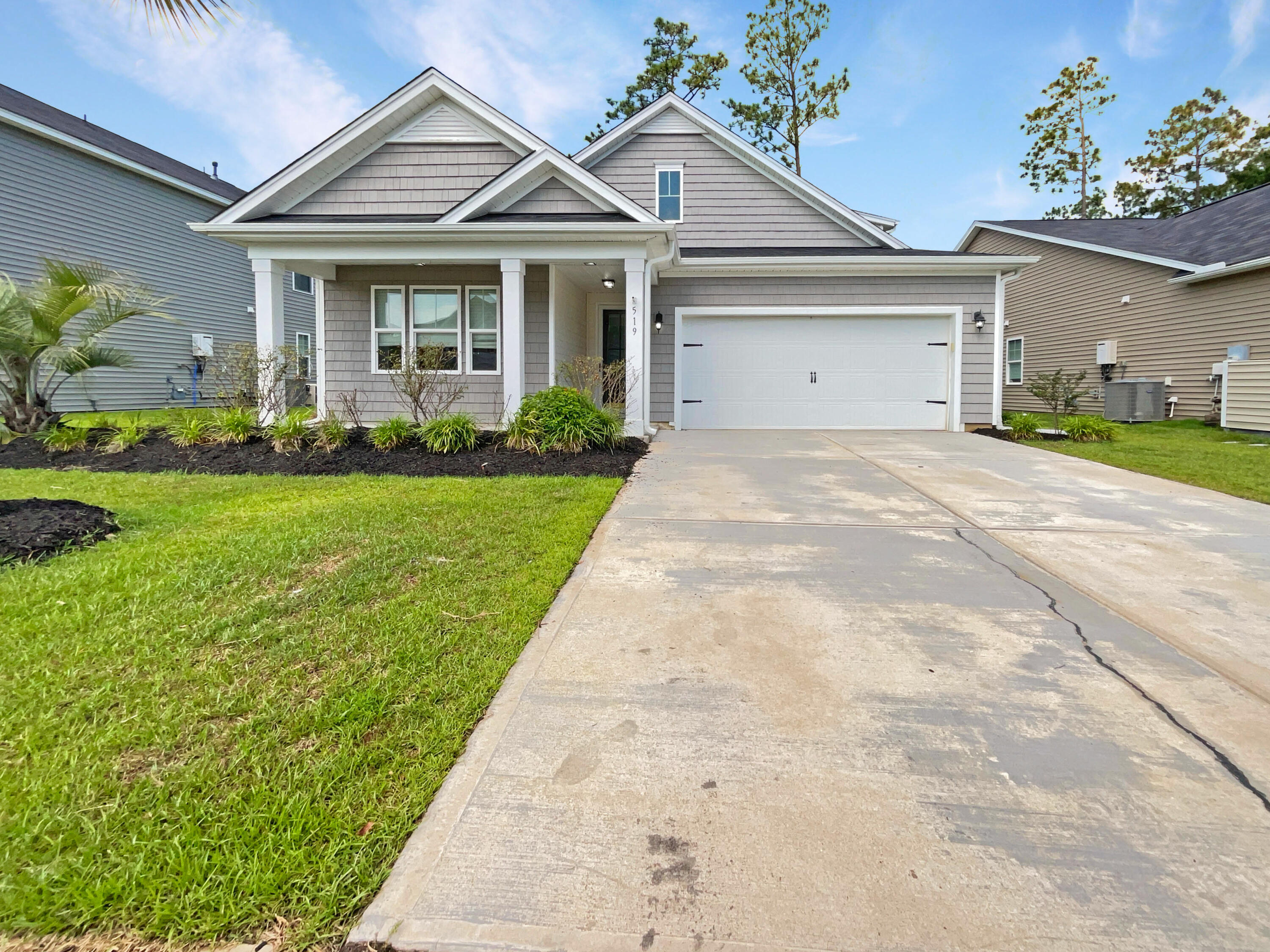 View Summerville, SC 29483 house
