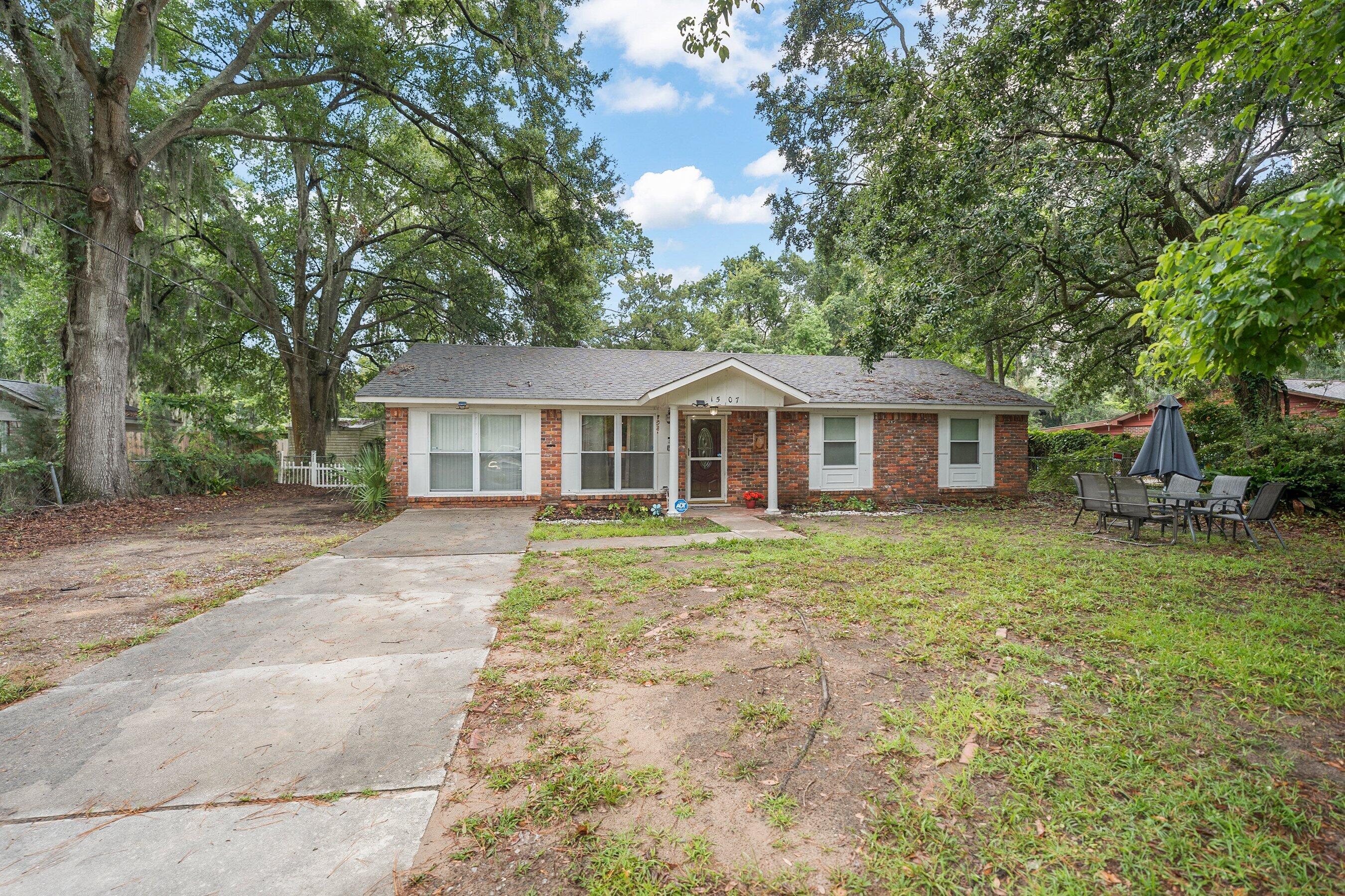 1507 Ivy Lane