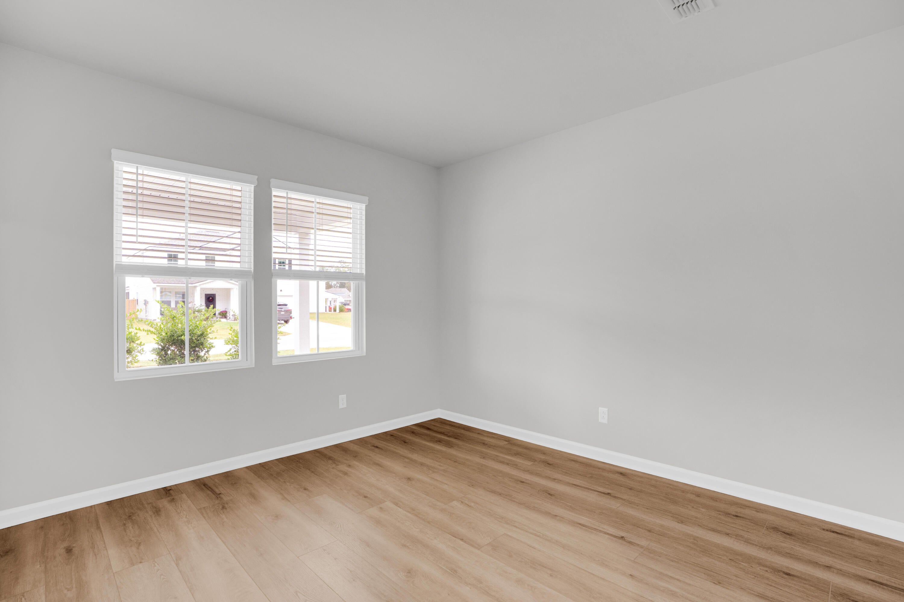 824 Meadowbrook Lane