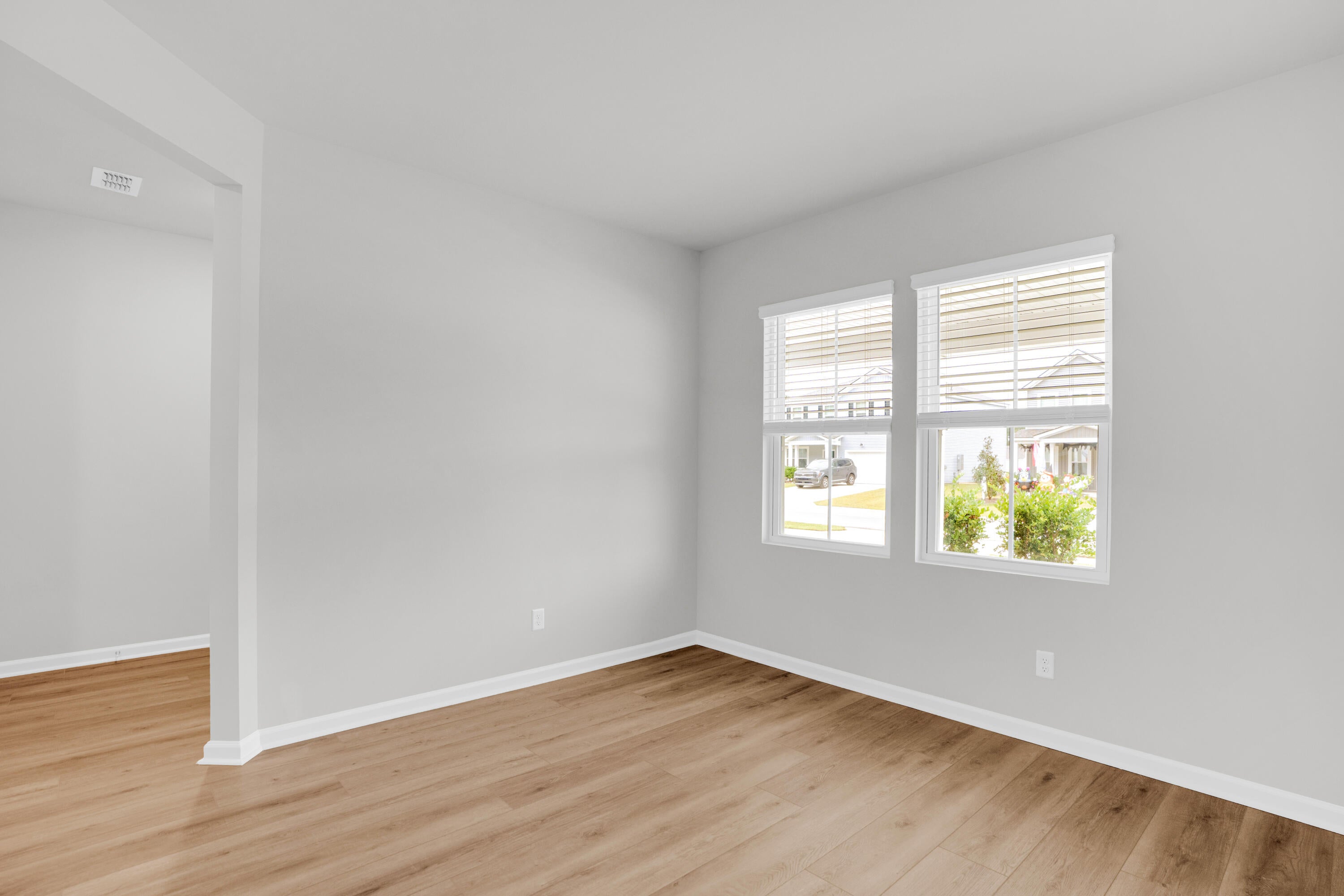 824 Meadowbrook Lane