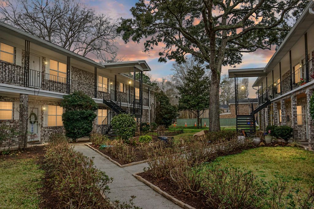 Photo of 516 Arlington Drive #Apt B5, Charleston, SC 29414 (MLS # 26005315)