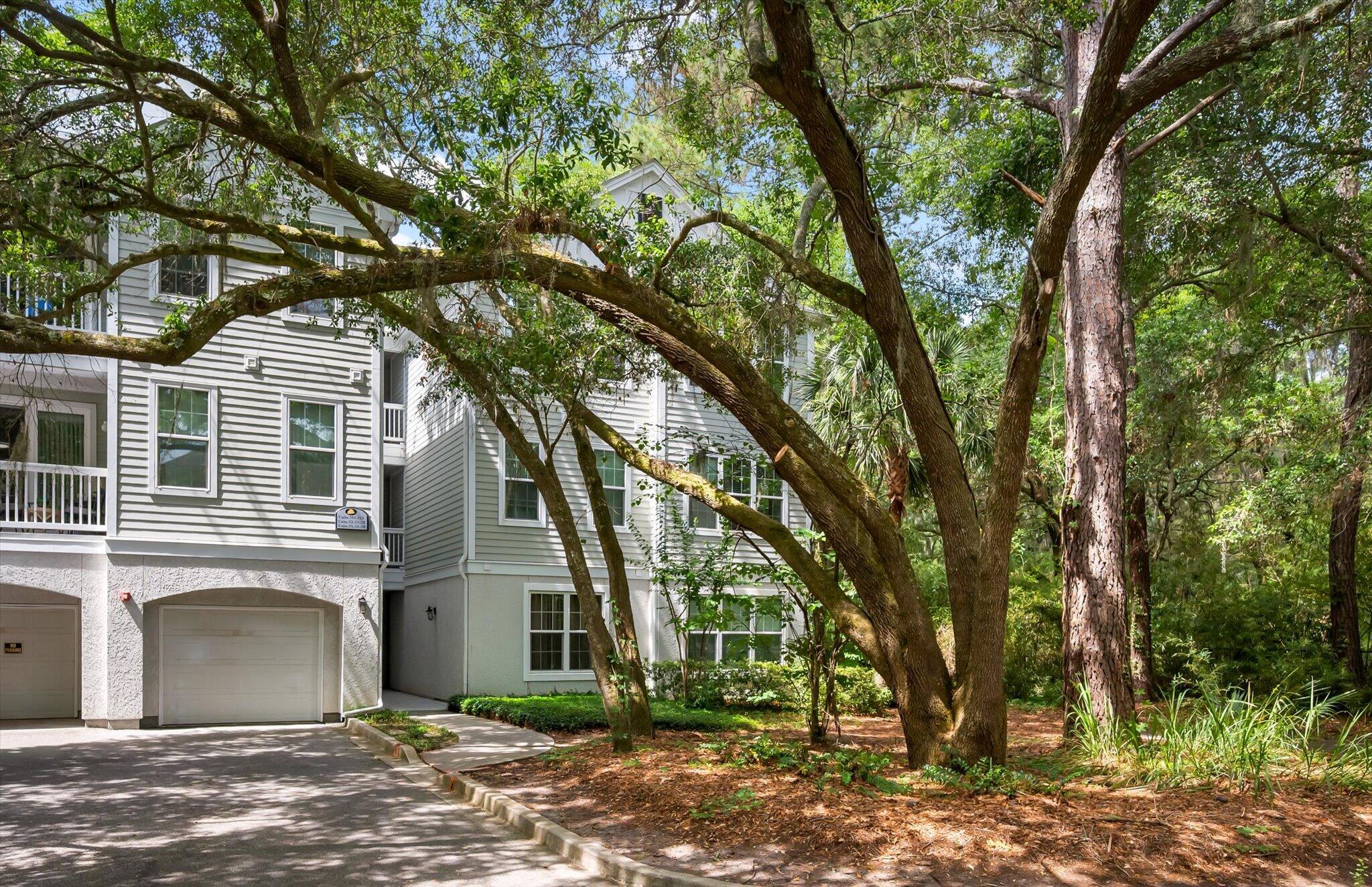 60 Fenwick Hall Alley 331
