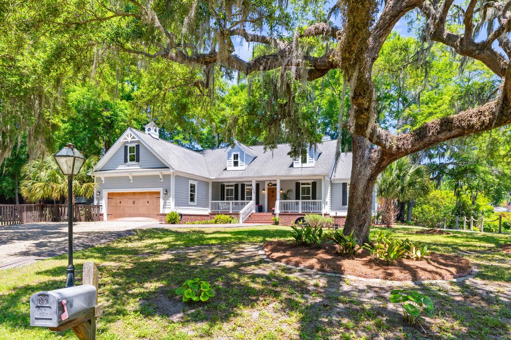Photo of 5378 Creek View Lane, Hollywood, SC 29449 (MLS # 26014676)