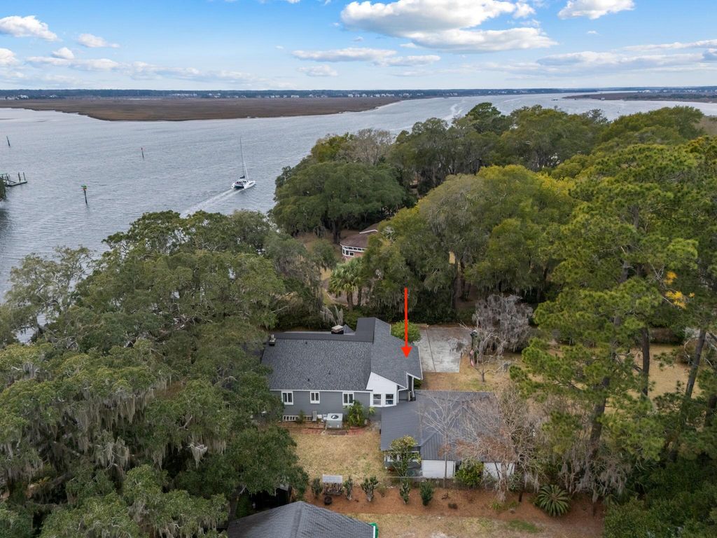 Photo of 1363 S Edgewater Drive, Charleston, SC 29407 (MLS # 26001633)