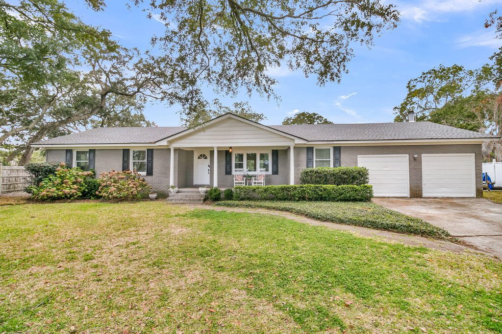 Photo of 922 Preston Road, Charleston, SC 29412 (MLS # 25031176)