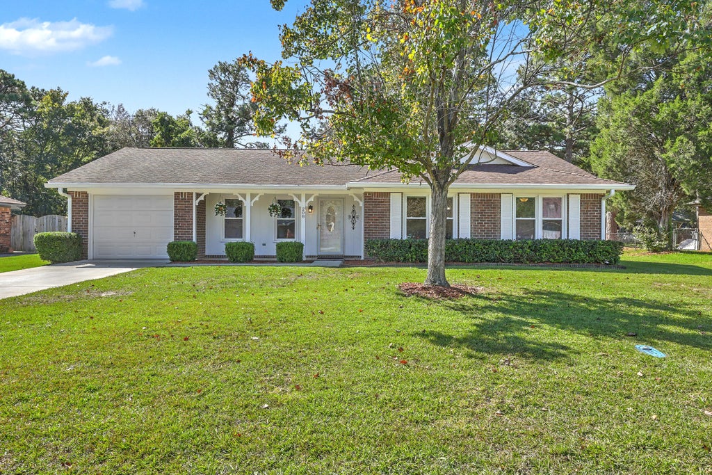 Photo of 208 Longleaf Road, Summerville, SC 29486 (MLS # 26028953)