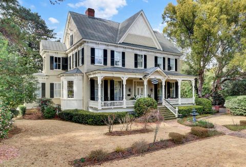 Photo of 710 S Main Street, Summerville, SC 29483 (MLS # 26000815)