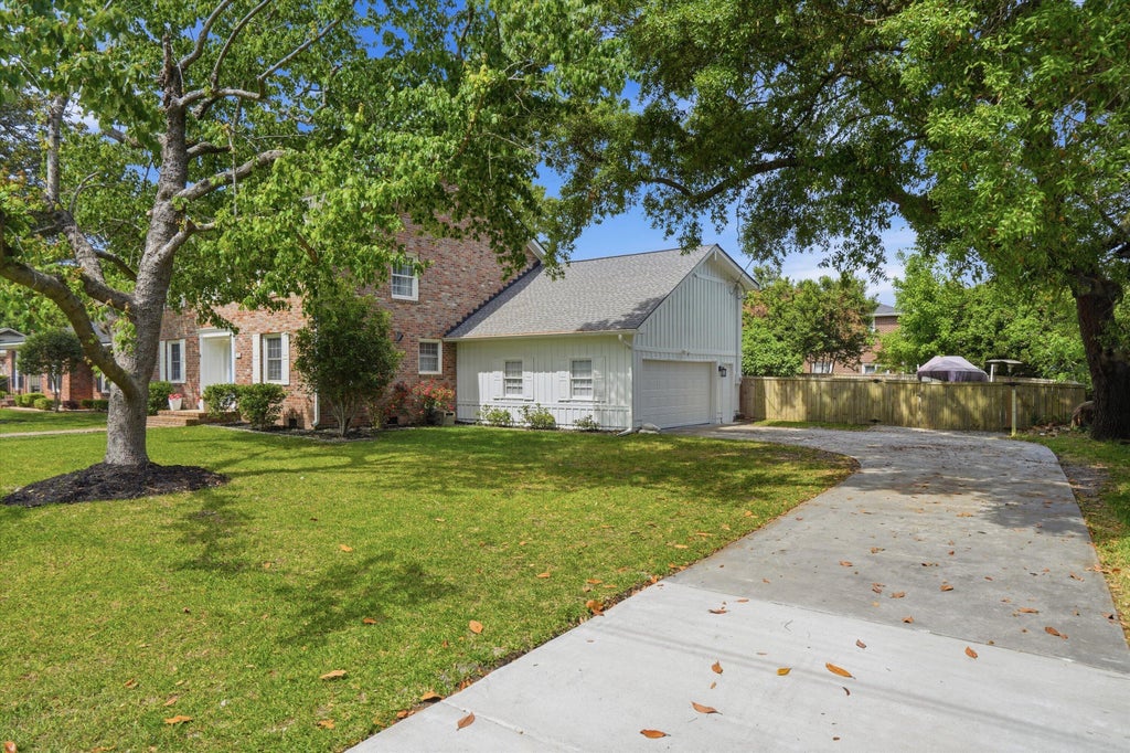 Photo of 2388 Erskine Avenue, Charleston, SC 29414 (MLS # 26025786)