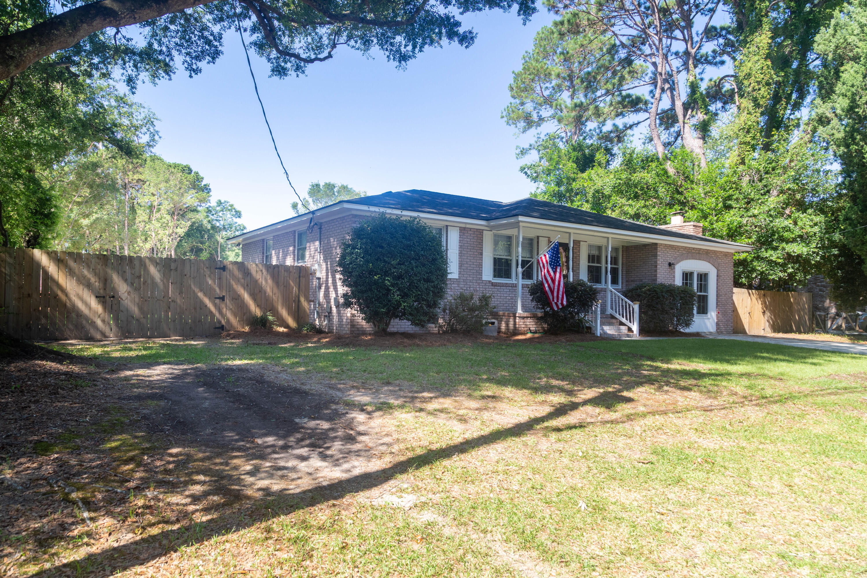 1261 Hampshire Road