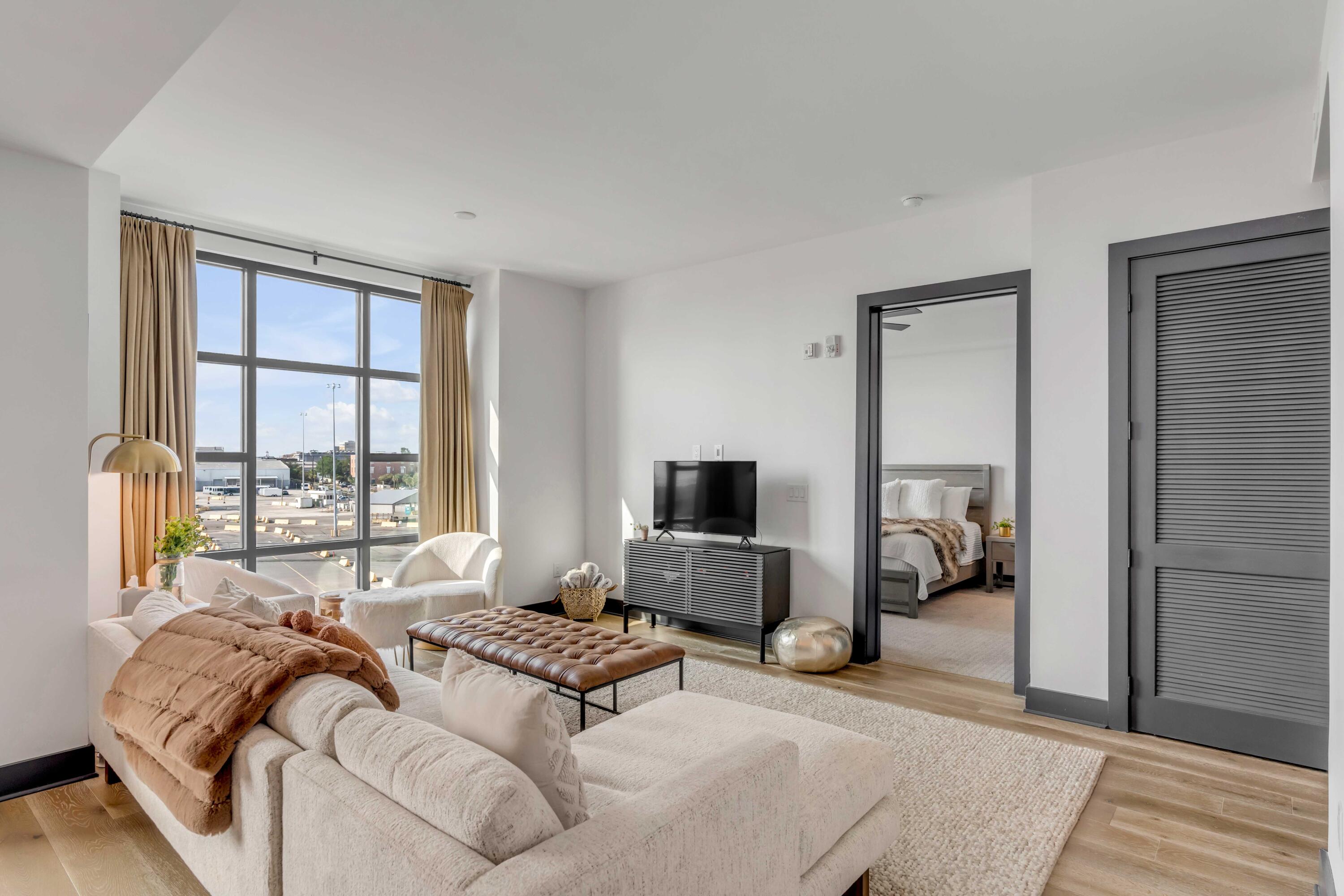 5 Gadsdenboro Street 410