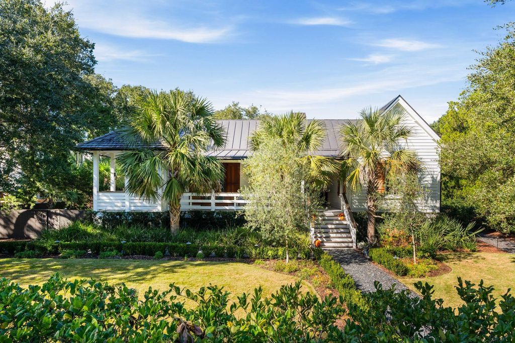 Photo of 2808 Brooks Street St, Sullivans Island, SC 29482 (MLS # 25033092)