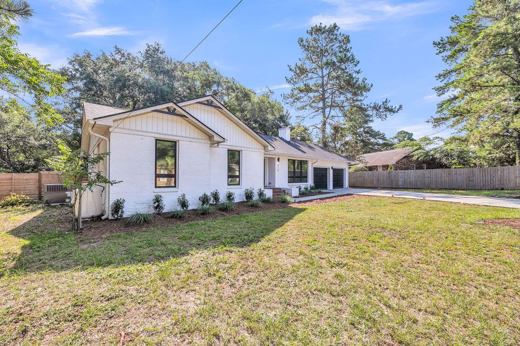 Photo of 970 Cottingham Drive, Mount Pleasant, SC 29464 (MLS # 25032932)