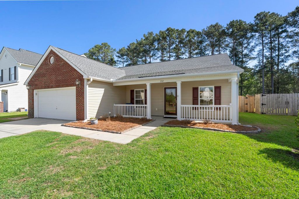 Photo of 332 Southport Drive, Summerville, SC 29483 (MLS # 26012742)