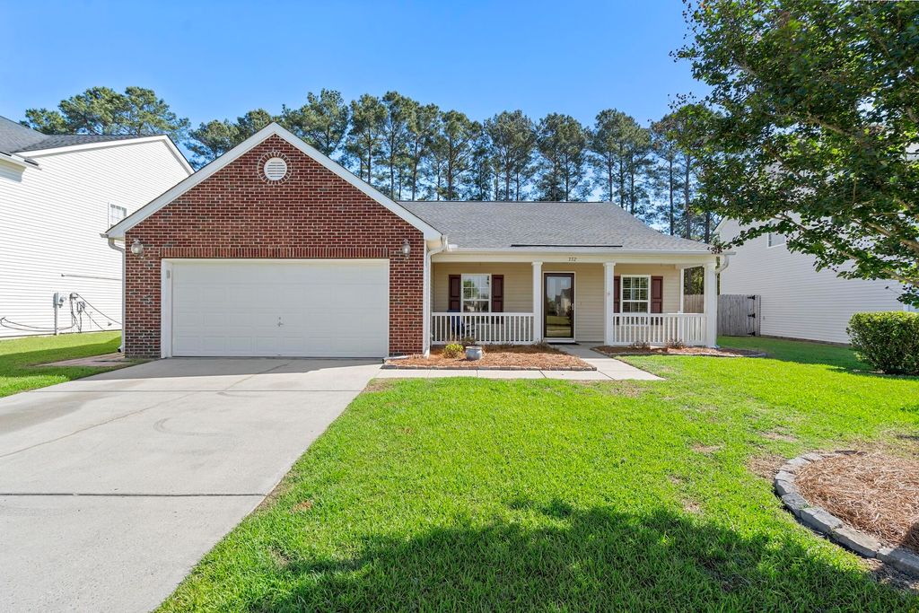 Photo of 332 Southport Drive, Summerville, SC 29483 (MLS # 26012742)