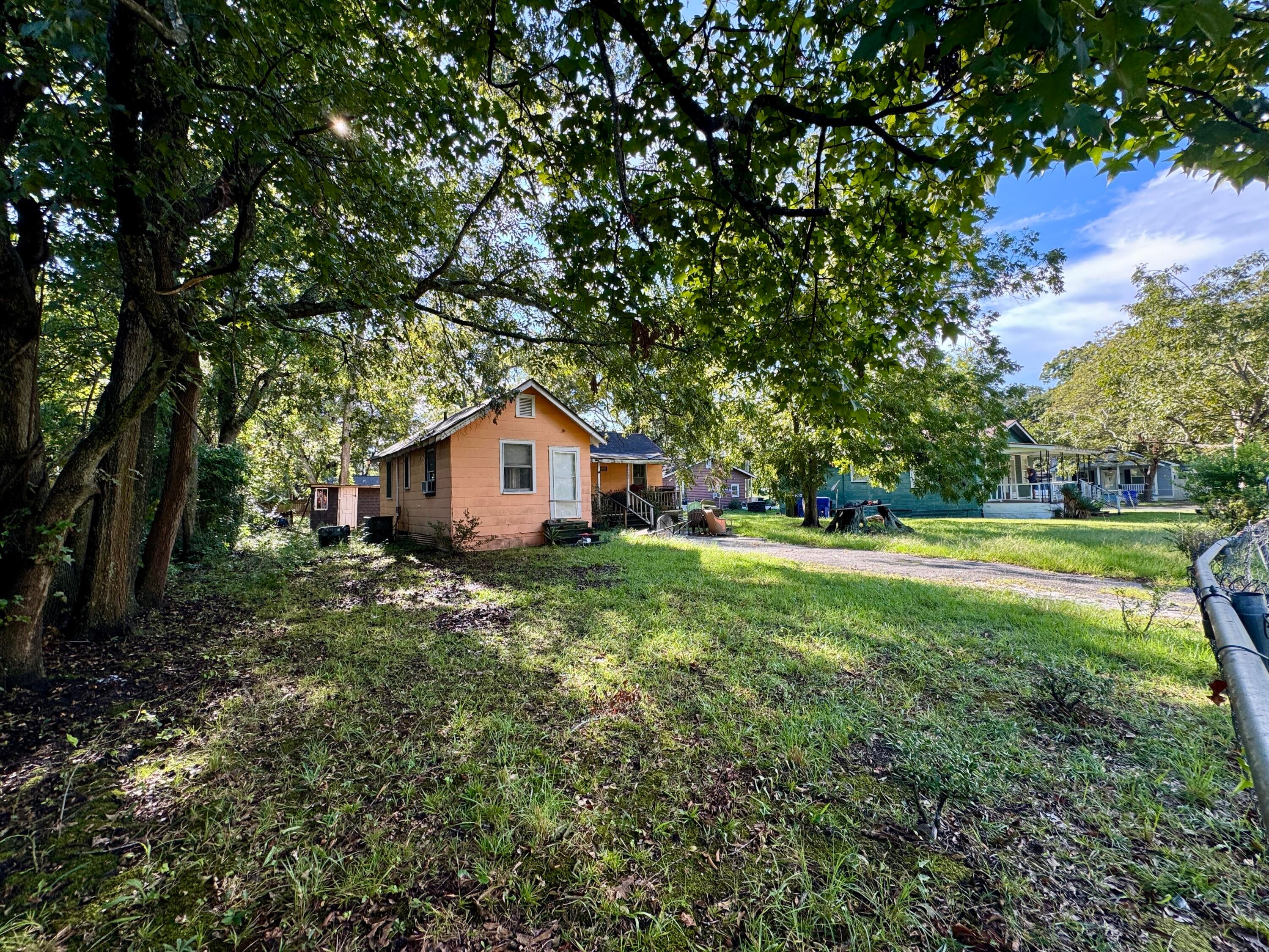 5063 Railroad Avenue