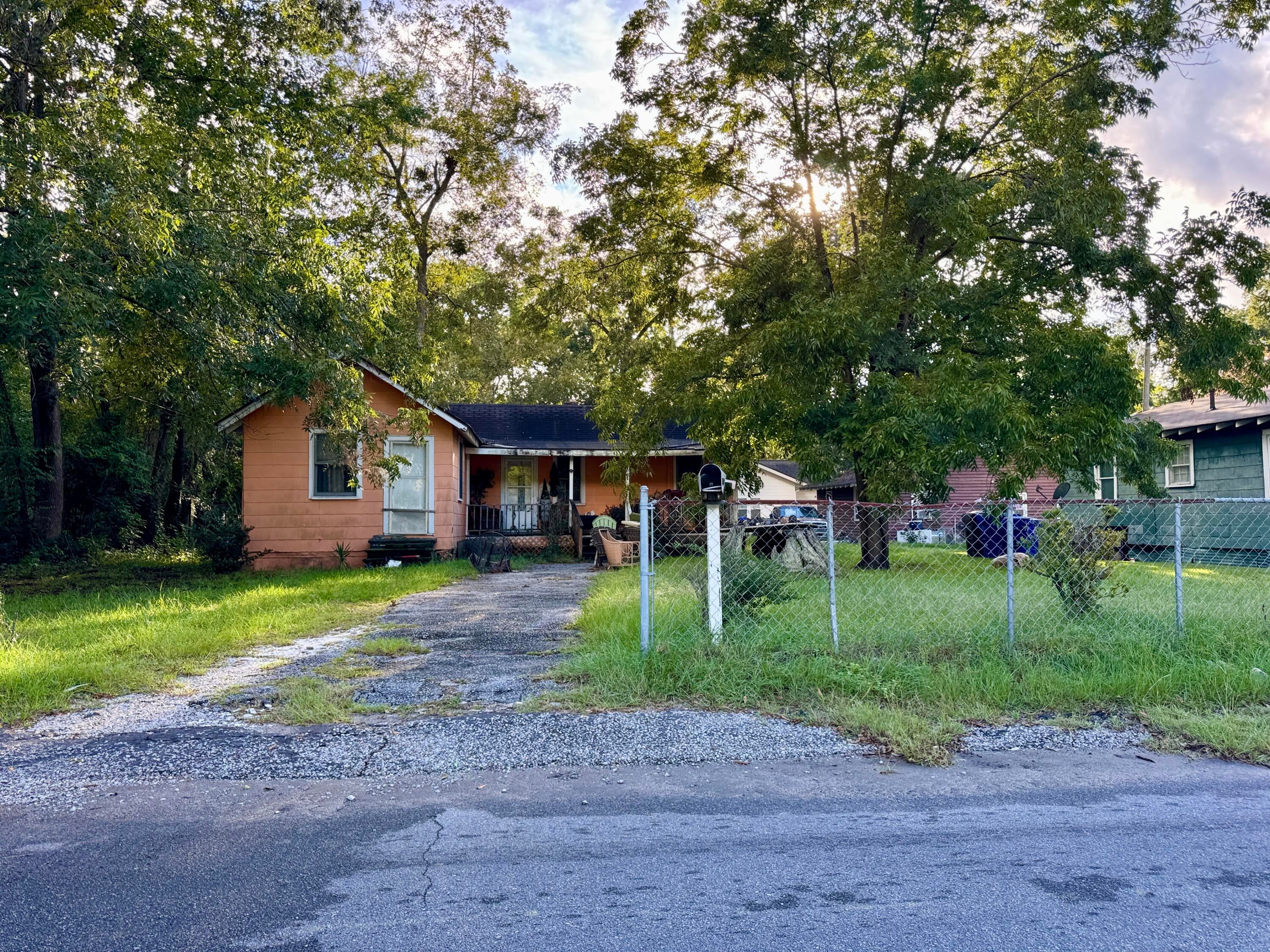 5063 Railroad Avenue