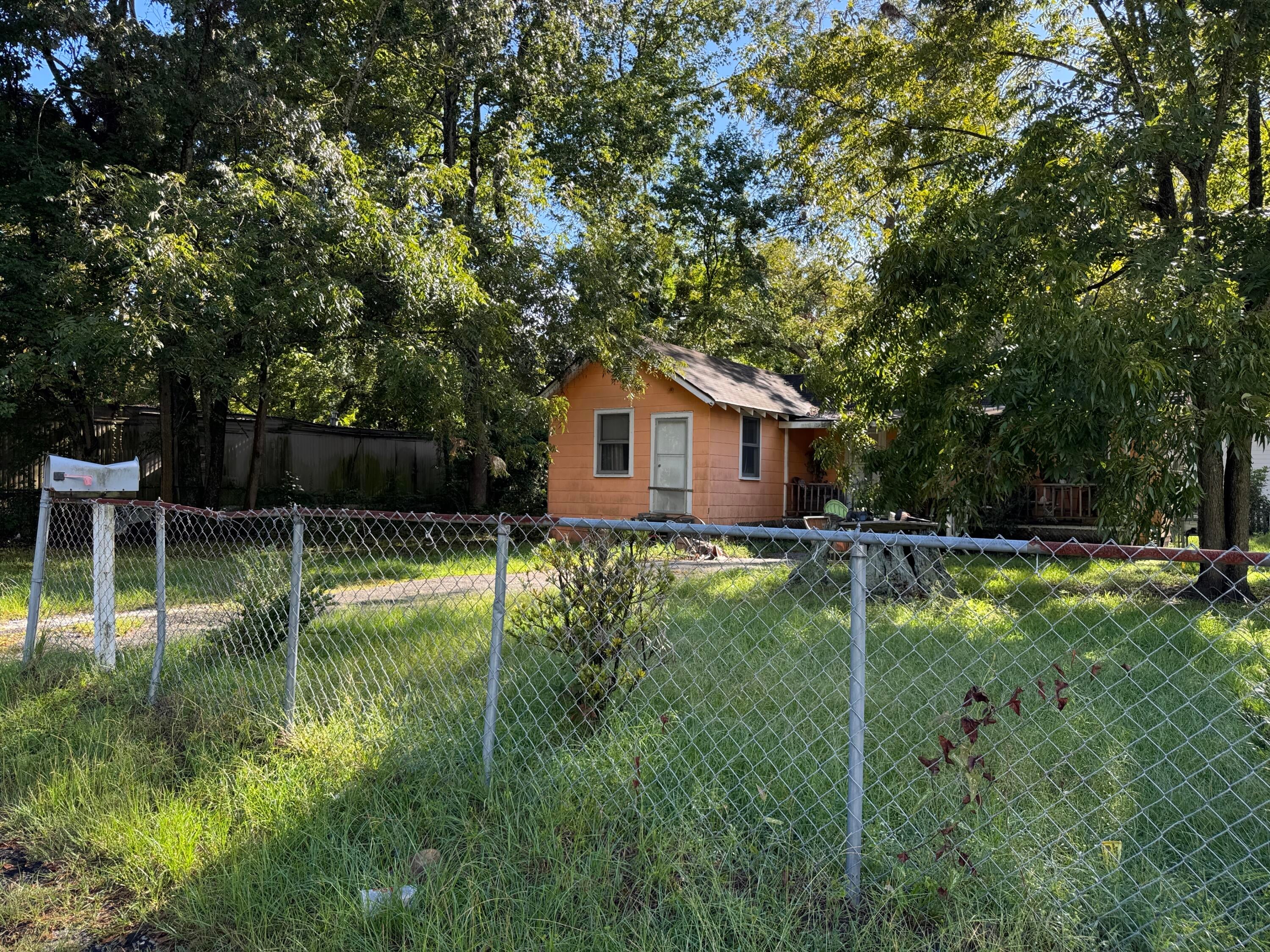 5063 Railroad Avenue