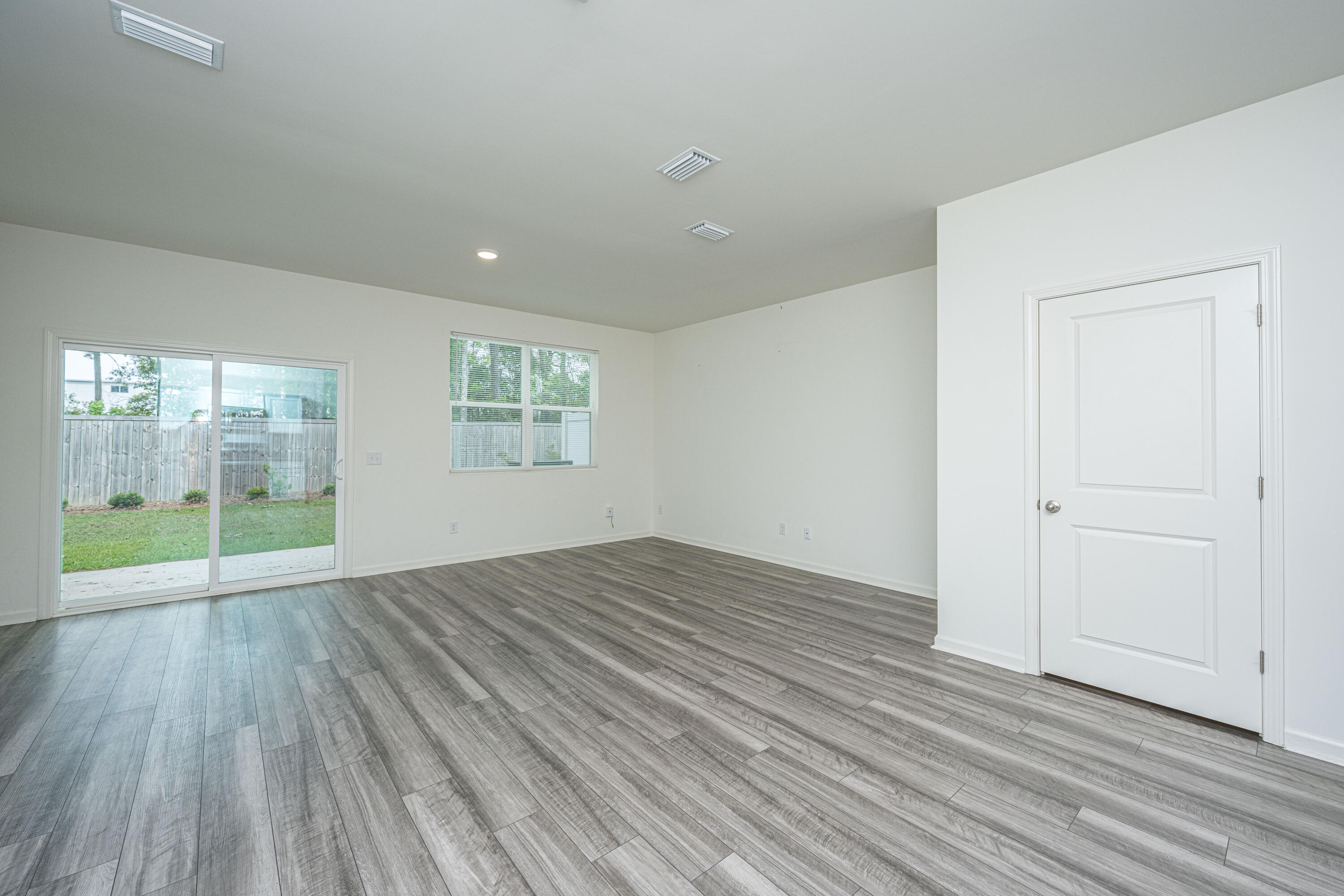2102 Scarlett Maple Street