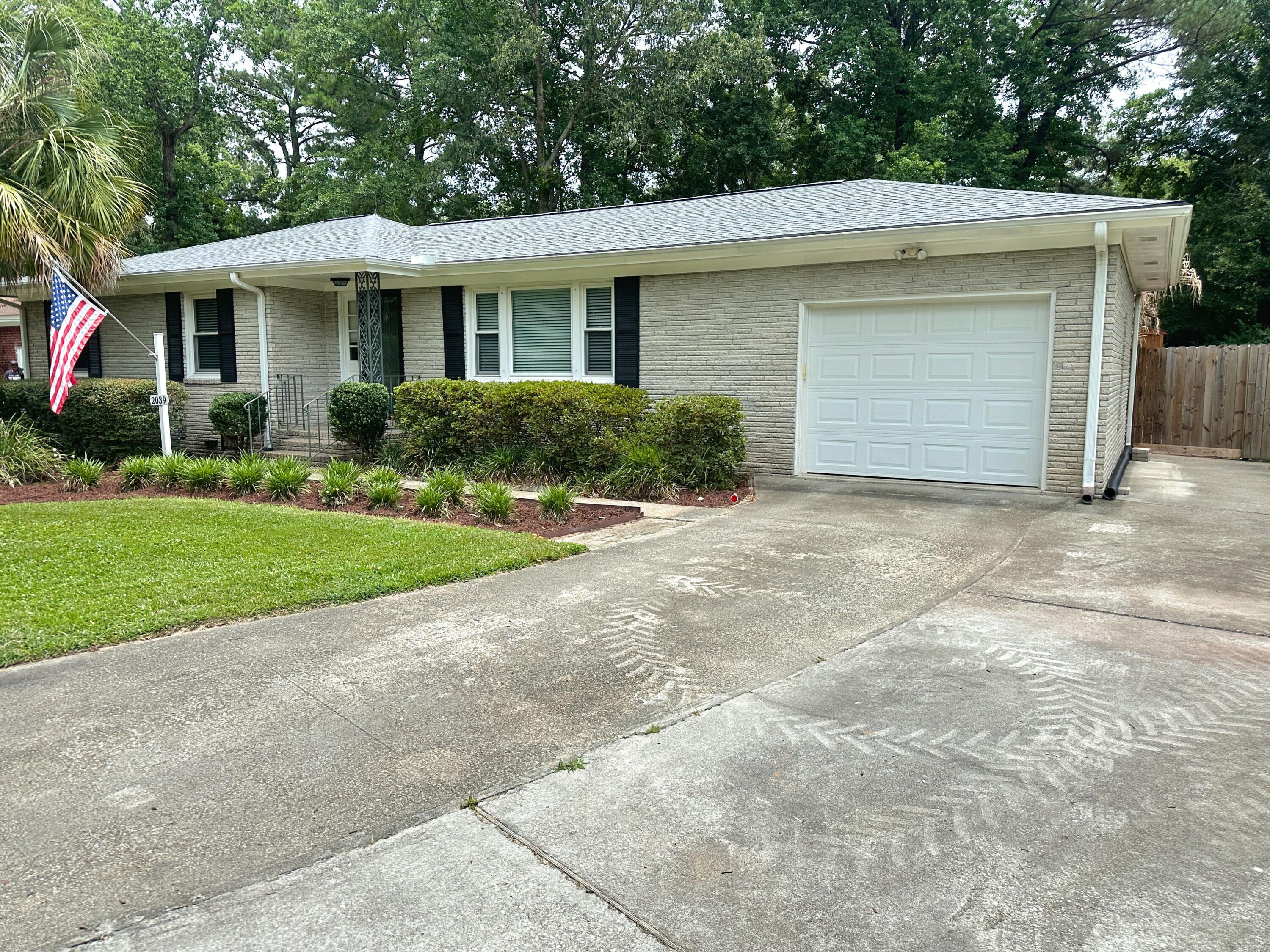 2039 Bishop Drive