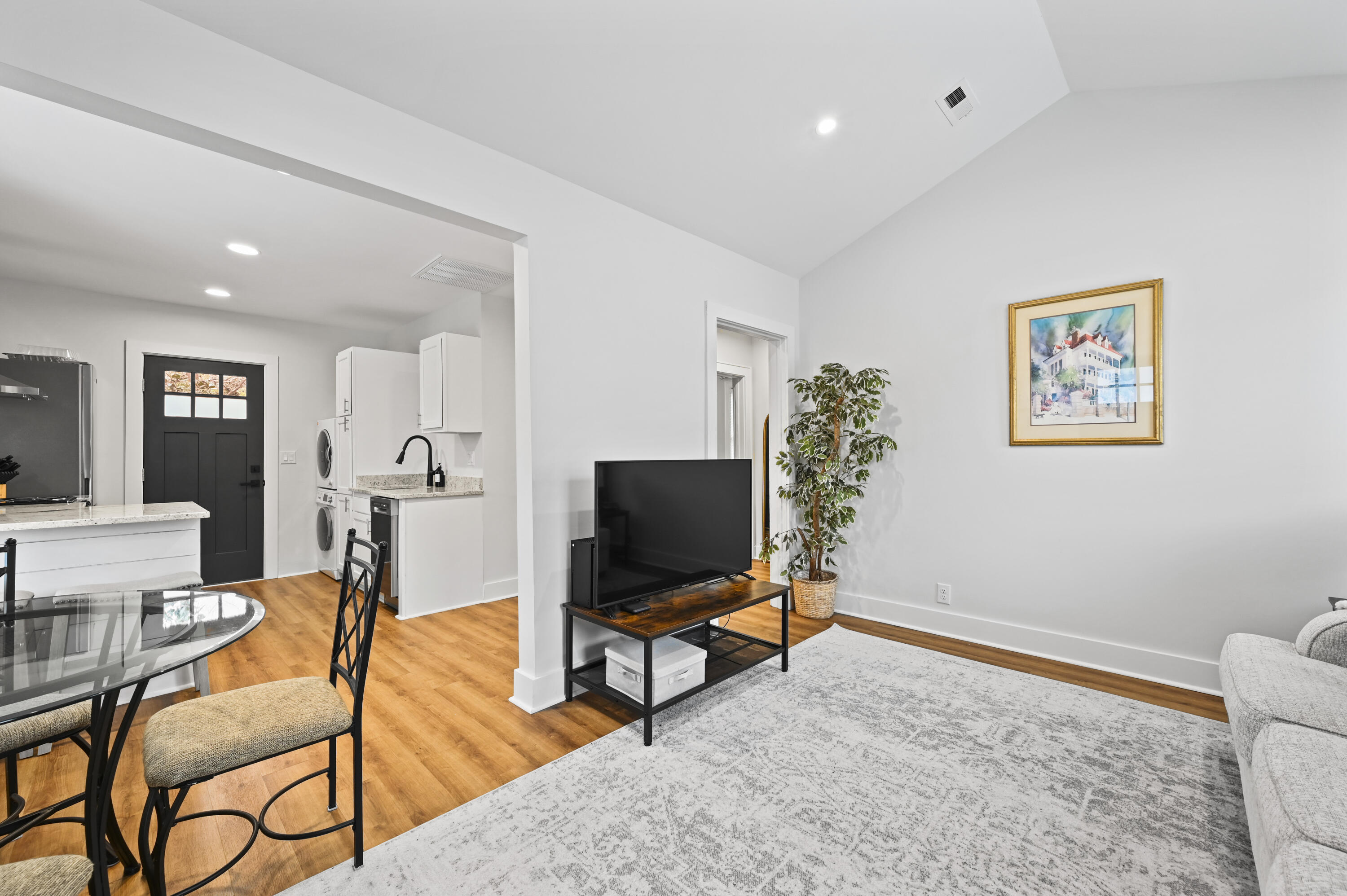 2215 Cambridge Avenue