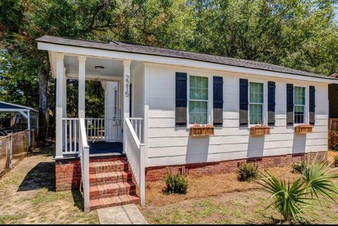 Photo of 2215 Cambridge Avenue, North Charleston, SC 29405 (MLS # 25028747) Photo of 2215 Cambridge Avenue, North Charleston, SC 29405 (MLS # 25028747)