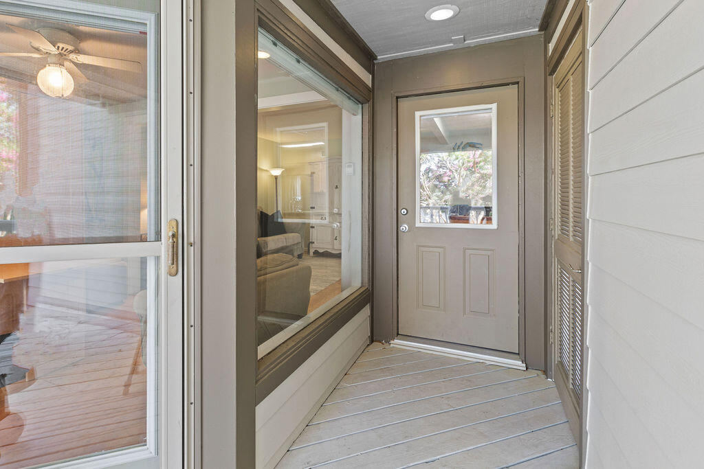 1615 Live Oak Park
